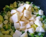 Foto del paso 2 de la receta: Sopa de puerro y pera