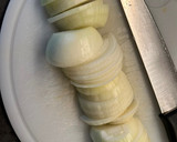 Foto del paso 3 de la receta: Wrap de tofu, cebolla caramelizada y champiñones al horno con guacamole y salsa verde