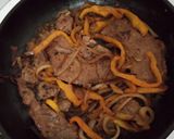 Foto del paso 2 de la receta: Bifes de hígado con cebolla y pimiento