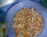 Foto langkah ke 1 dari resep Menu Utama : Kwetiau Goreng Sederhana.