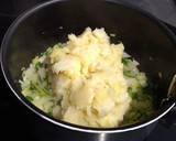 A picture of step 6 of Smashed Parsnips and Potatoes Puree.