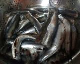 صورة لخطوة 1 من وصفة سردين مقلي بالدرسة 🐟🐟🐟