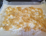 Foto del paso 2 de la receta: Empanada de bonito y cebolla caramelizada con masa filo