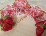 A picture of step 4 of Strawberry lamingtons.