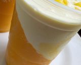 A picture of step 1 of Mango panna-cotta.