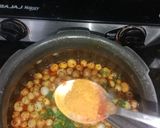 A picture of step 8 of Sindhi makhana curry.