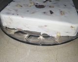 A picture of step 7 of Frozen Cookies and Cream.
