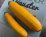 Une image de l'étape 1 de Courgettes jaunes au céleri, tomate,coriandre et épices.