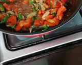 Foto langkah ke 3 dari resep Oseng Klotok Cabe Hijau Mangga Muda.