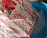 Foto langkah ke 1 dari resep Kue Putu dengan Cetakan.