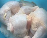 รูปขั้นตอนการทำที่ 1 ของ สะโพกไก่ต้มซีอิ้ว แบบง่าย