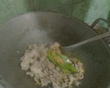 A picture of step 2 of Krengsengan Kambing (Spicy Stir-fry lamb).