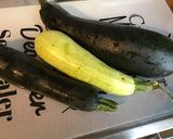Une image de l'étape 1 de Courgettes bicolores à la pancetta corse et tomates cerise.