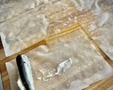 Foto del paso 1 de la receta: Aperitivos con filo: Rollitos de queso y sardinitas, Cestas Caprese & Cigarritos de sobrasada y miel