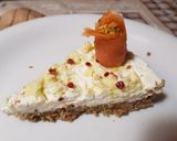 Foto del passaggio 3 della ricetta Cheesecake salata con porri e salmone