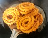 A picture of step 4 of Instant Crispy Chakli.