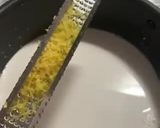 Foto del passaggio 2 della ricetta Biancomangiare alle Mandorle con Savoiardi