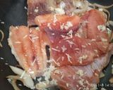 Foto del paso 2 de la receta: Salmón criollo con ensalada