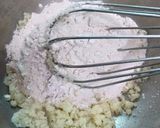 A picture of step 4 of Atta biscuits.