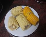 Foto del paso 4 de la receta: Contramuslos asados en freidora de aire con papas arrugas, piña y mojo verde