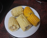 Foto del paso 4 de la receta: Contramuslos asados en freidora de aire con papas arrugas, piña y mojo verde
