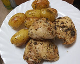 Foto del paso 4 de la receta: Pollo cocido y embarrado al horno con papas asadas