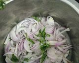 कांदा भजी (kanda bhaji recipe in marathi) रेसिपी स्टेप 2 फोटो 