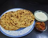 A picture of step 3 of Sattu paratha.
