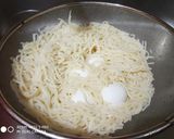 A picture of step 2 of Egg Hakka Noodles.