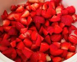 A picture of step 2 of Dessert Eton Mess.