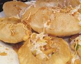 A picture of step 5 of Shahi Kachori chat.