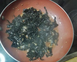 Foto del paso 2 de la receta: Gulas al ajillo con trompetas de los muertos 🍄🍄
