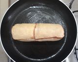 รูปขั้นตอนการทำที่ 3 ของ แฮมชีสเบรดโรล/ขนมปังแฮมชีสไข่โรล (อาหารเช้า) Ham Cheese Bread Egg Roll