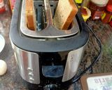Hình bước làm 2 của món Bánh mỳ sandwich trứng pate
