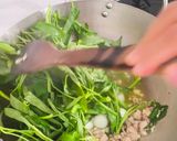 Foto langkah ke 3 dari resep Kangkung Cah Telur Puyuh.