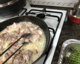 Foto del paso 7 de la receta: Muslo de pollo deshuesado al horno con espárrago triguero y tomate y VIDALIM
