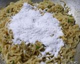 A picture of step 3 of Maggi Pizza.