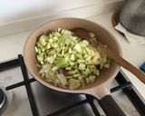 Foto del passaggio 1 della ricetta Conchiglioni con Crema di Zucchine e Pesce