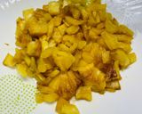 A picture of step 2 of Caramelized Pineapple Suji Halwa.