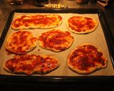 Foto del paso 2 de la receta: Foccacciasss de jueves con ragú (este ragú es apetito o hambre)