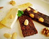 Foto del paso 1 de la receta Queso de cabra de formentera con miel y pan de higos