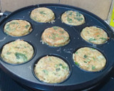 Foto langkah ke 3 dari resep Martabak Mie Bayam Keju.