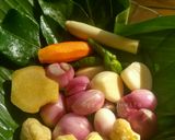 Foto langkah ke 1 dari resep Gulai pucuk ubi (gulai daun singkong tumbuk).