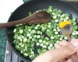A picture of step 1 of Ladyfinger's Salad.