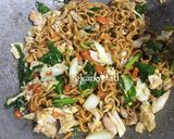 Foto langkah ke 5 dari resep Bakmie Goreng.