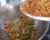 शेवयांचा उपमा (Sevai Upma Recipe In Marathi) रेसिपी स्टेप 5 फोटो
