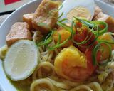 Foto langkah ke 5 dari resep Soto Mie Udang.