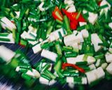 รูปขั้นตอนการทำที่ 2 ของ กุ๋ยช่ายผัดไข่เจียวและเต้าหู้