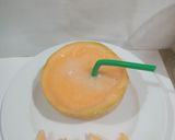 A picture of step 4 of Yellow melon juice.