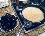 A picture of step 4 of Yummy linguine with mussels 🦪.